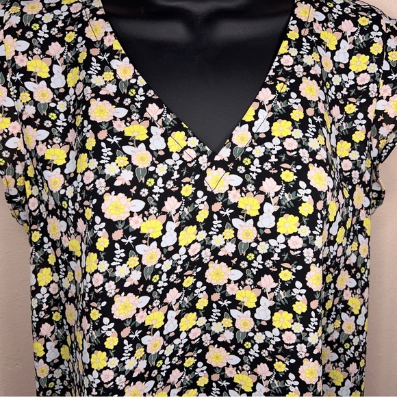 Small Ann Taylor LOFT Floral Blouse Ruffle Sleeve Black Yellow Pink Vneck - Picture 3 of 12